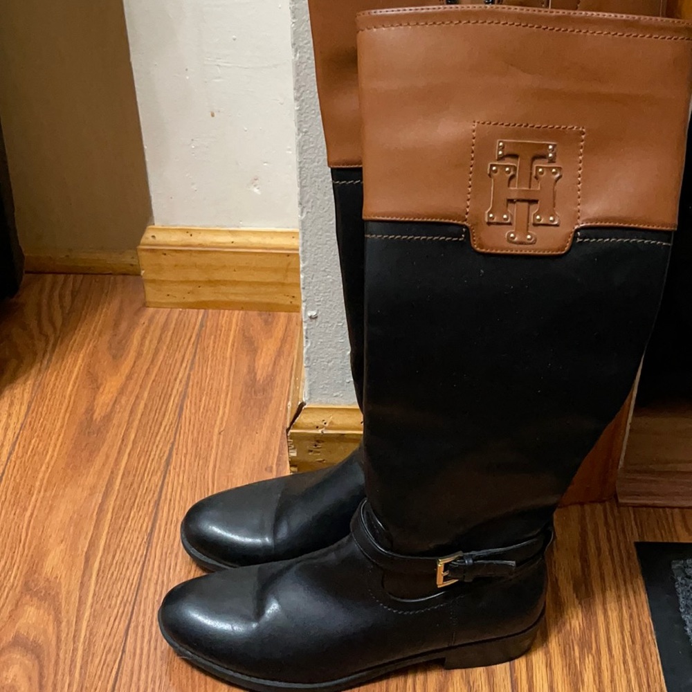 Tommy Hilfiger boots tan and black size 6.5